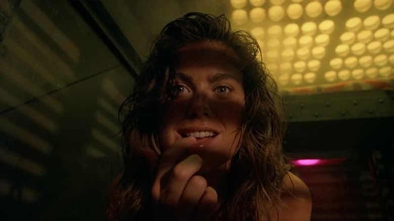 Un'aliena al centro della Terra background