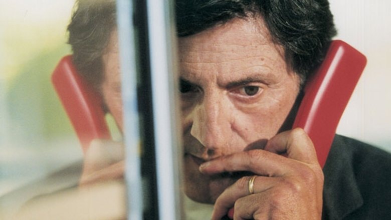 L'Adversaire background