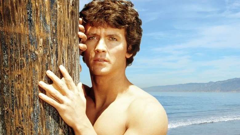 El hombre de la Atlantida background