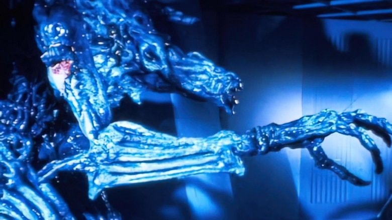 X-Tro 2 - Die zweite Begegnung background